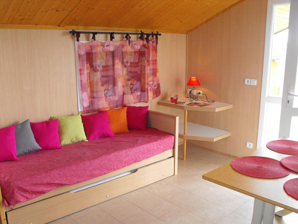 Les Chalets Du Piou Bussieres  Esterno foto